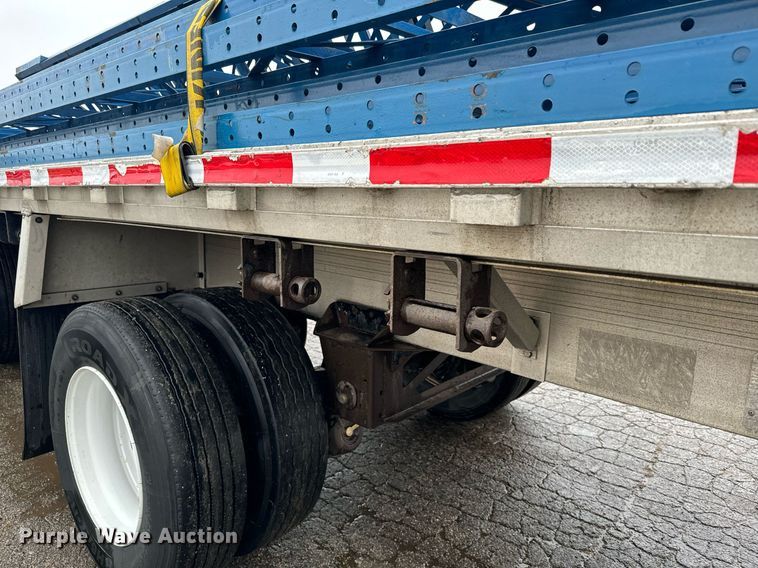 image for item NN9428 2013 Reitnouer  flatbed trailer