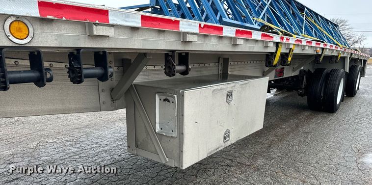 image for item NN9428 2013 Reitnouer  flatbed trailer
