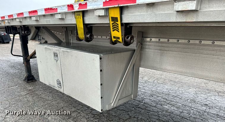 image for item NN9428 2013 Reitnouer  flatbed trailer