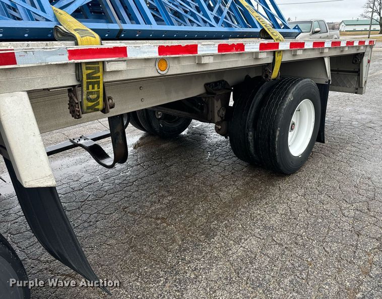 image for item NN9428 2013 Reitnouer  flatbed trailer