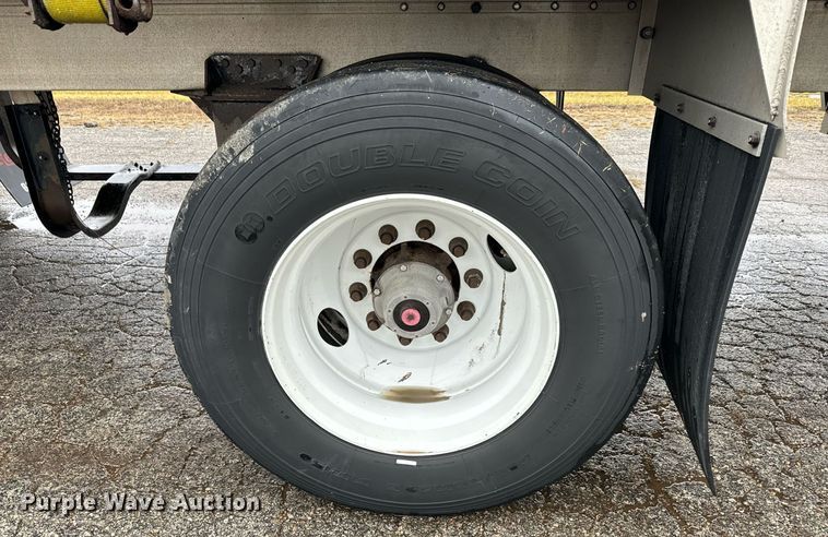 image for item NN9428 2013 Reitnouer  flatbed trailer