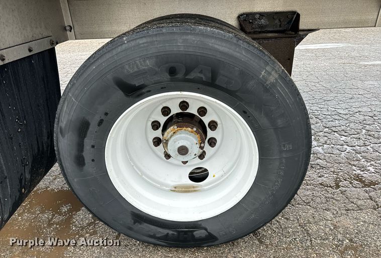 image for item NN9428 2013 Reitnouer  flatbed trailer