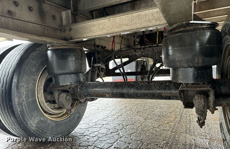 image for item NN9428 2013 Reitnouer  flatbed trailer