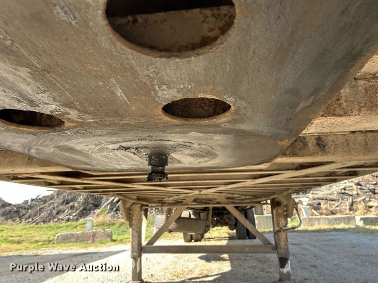 image for item NR9412 2005 Imco walking floor trailer