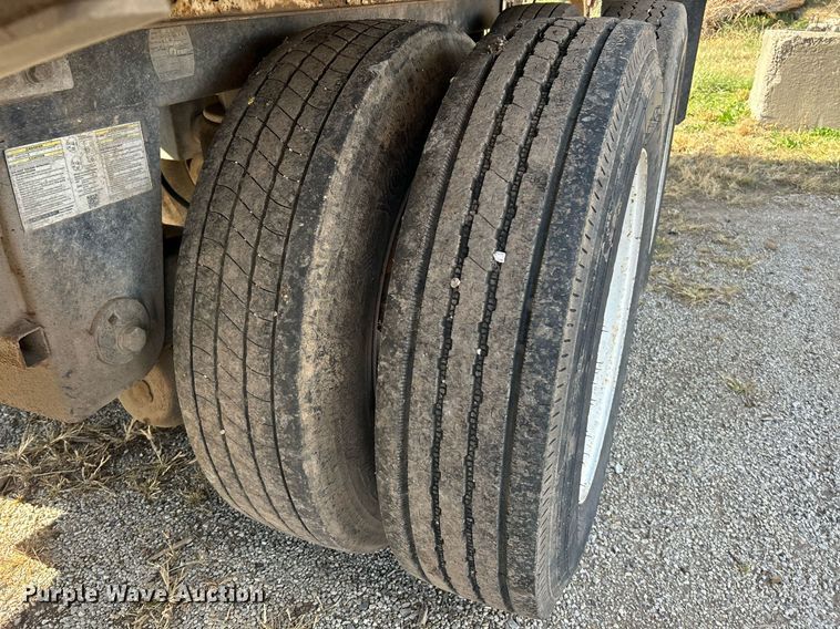 image for item NR9412 2005 Imco walking floor trailer