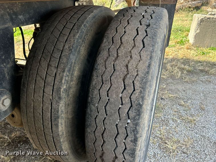 image for item NR9412 2005 Imco walking floor trailer