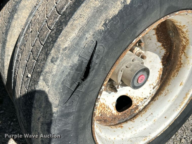 image for item NR9412 2005 Imco walking floor trailer