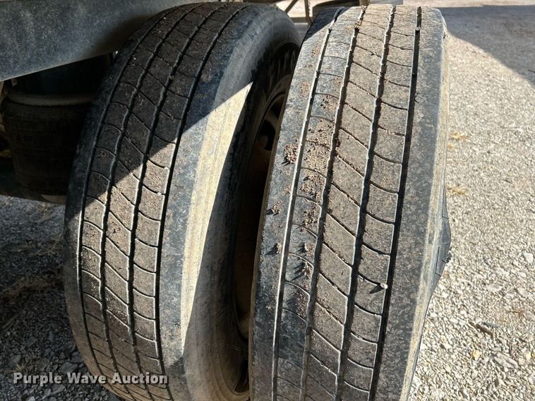 image for item NR9412 2005 Imco walking floor trailer