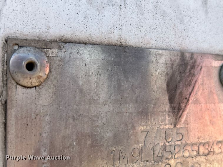 image for item NR9412 2005 Imco walking floor trailer