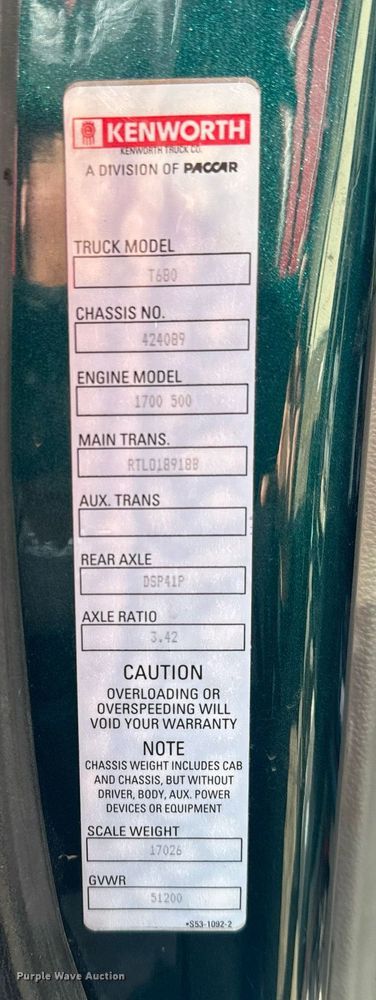 image for item NU9338 2015 Kenworth  T680 semi truck