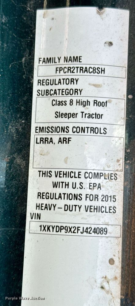 image for item NU9338 2015 Kenworth  T680 semi truck