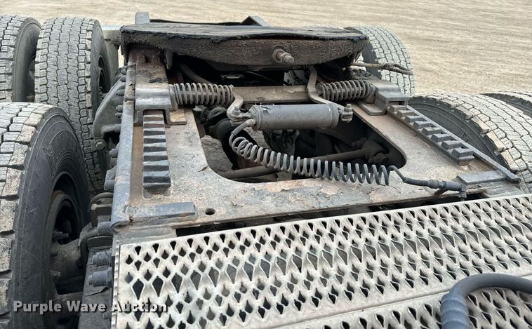 image for item NU9339 2007 Peterbilt 378 semi truck