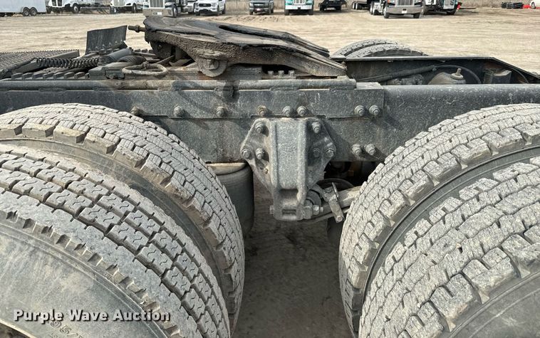 image for item NU9339 2007 Peterbilt 378 semi truck