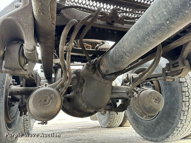 image for item NU9339 2007 Peterbilt 378 semi truck