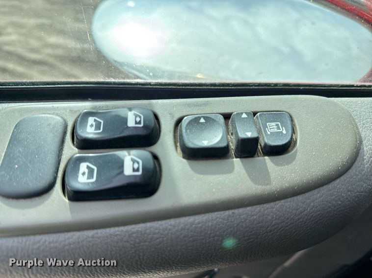 image for item NU9339 2007 Peterbilt 378 semi truck