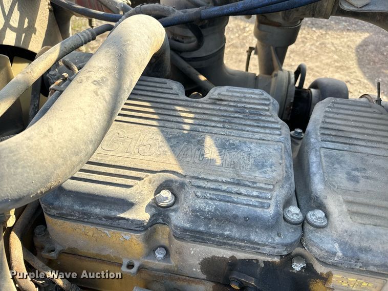 image for item NU9339 2007 Peterbilt 378 semi truck