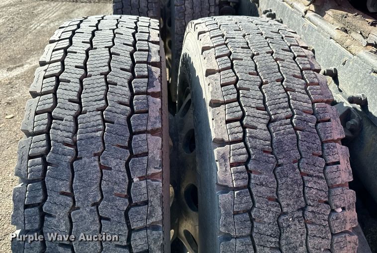 image for item NU9339 2007 Peterbilt 378 semi truck