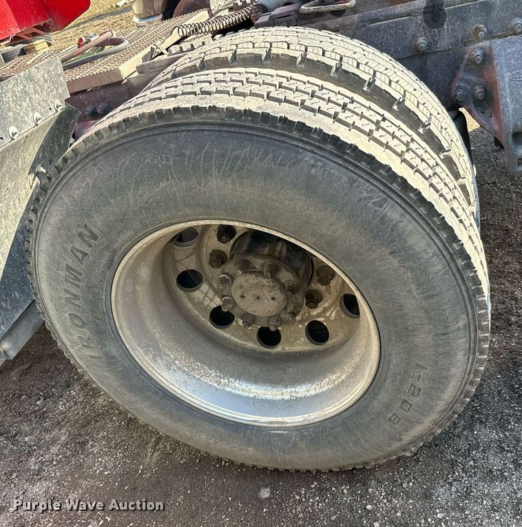 image for item NU9339 2007 Peterbilt 378 semi truck