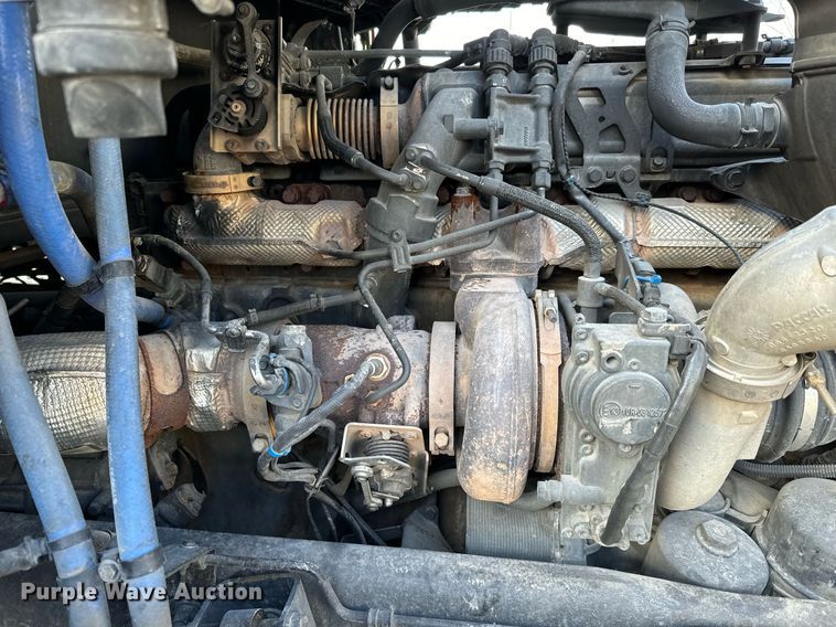 image for item NU9340 2018 Kenworth  T680 semi truck