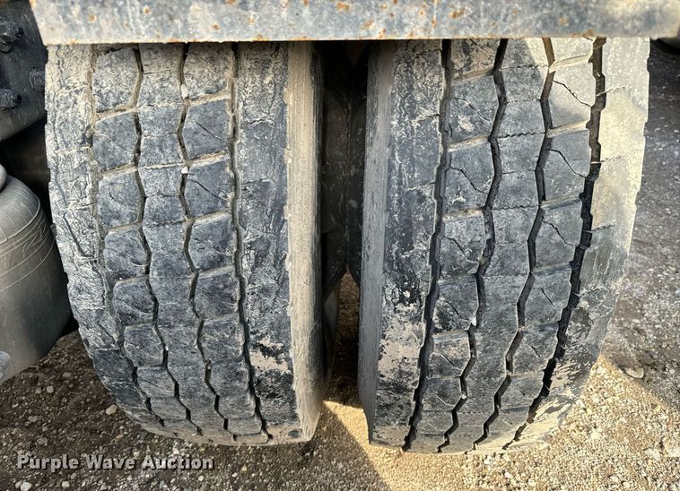 image for item NU9340 2018 Kenworth  T680 semi truck