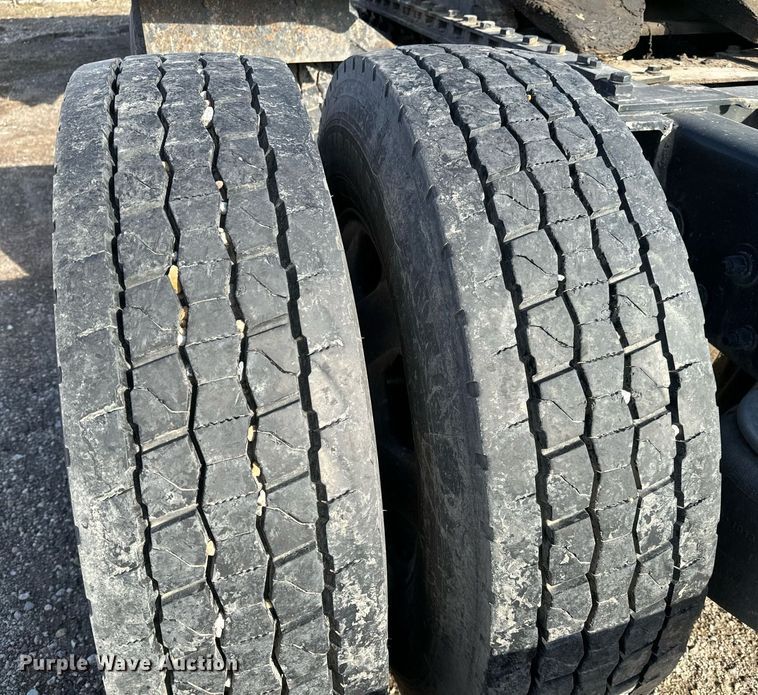 image for item NU9340 2018 Kenworth  T680 semi truck