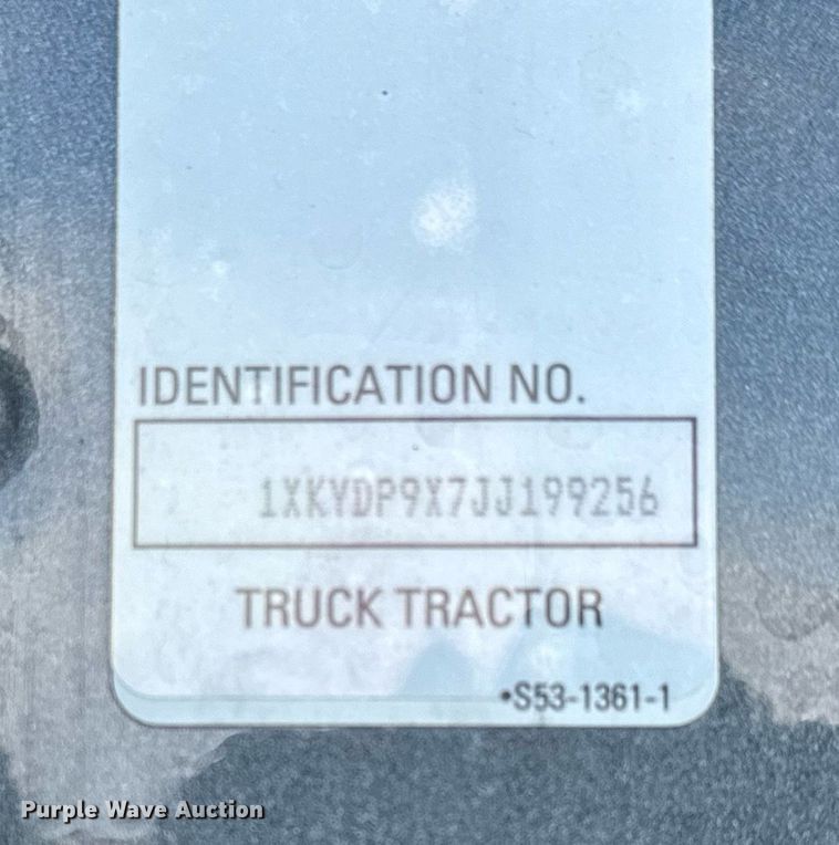 image for item NU9340 2018 Kenworth  T680 semi truck