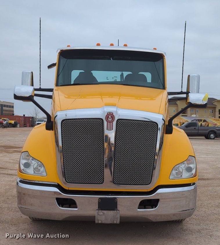 image for item NZ9270 2019 Kenworth  T680 semi truck