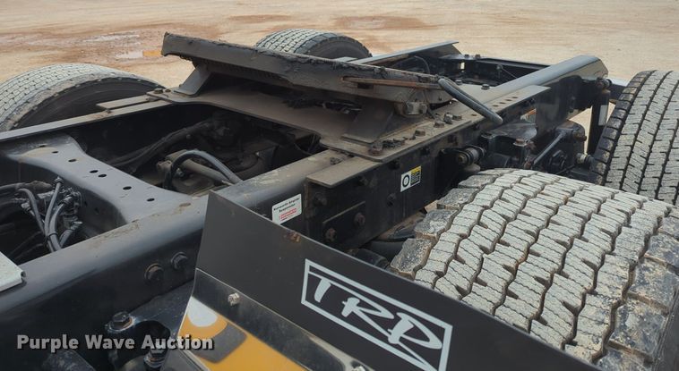 image for item NZ9270 2019 Kenworth  T680 semi truck