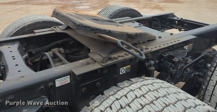 image for item NZ9270 2019 Kenworth  T680 semi truck