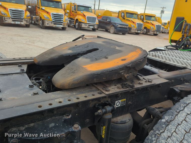 image for item NZ9270 2019 Kenworth  T680 semi truck