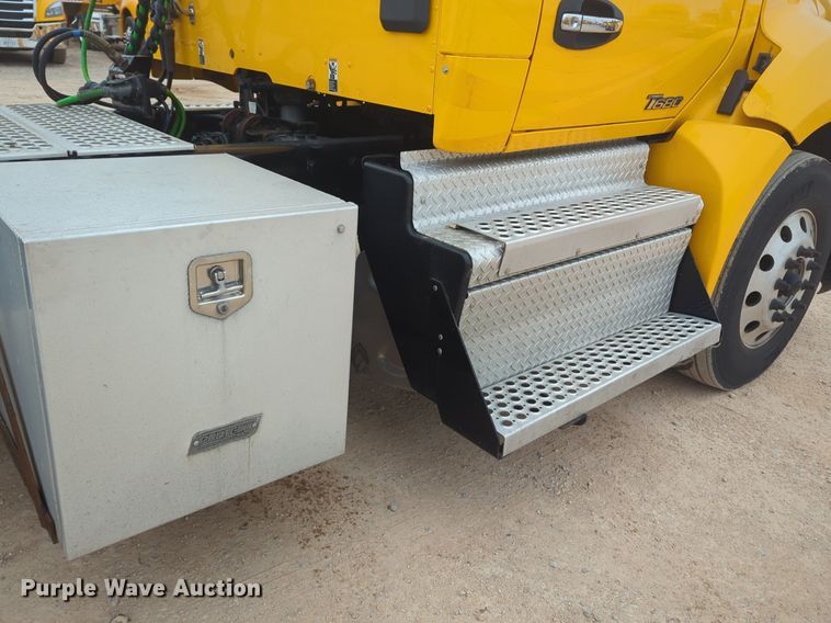 image for item NZ9270 2019 Kenworth  T680 semi truck