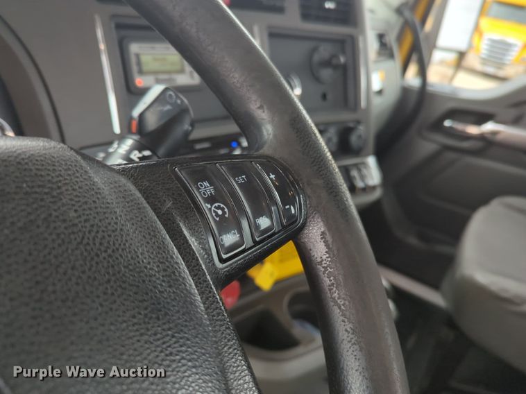 image for item NZ9270 2019 Kenworth  T680 semi truck