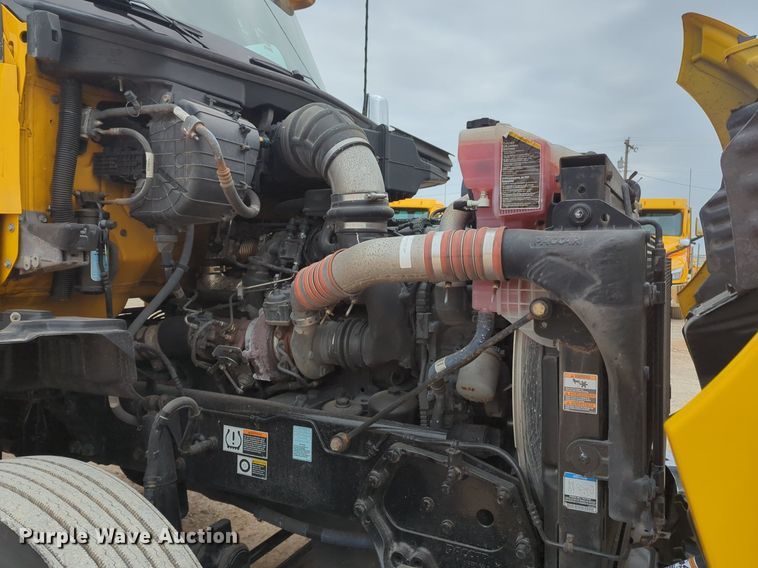 image for item NZ9270 2019 Kenworth  T680 semi truck