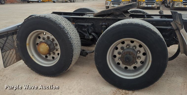 image for item NZ9270 2019 Kenworth  T680 semi truck