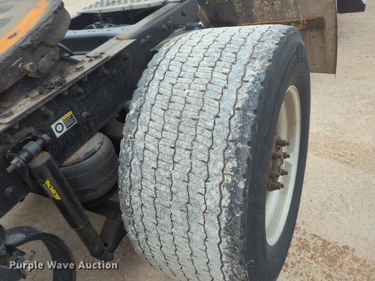 image for item NZ9270 2019 Kenworth  T680 semi truck