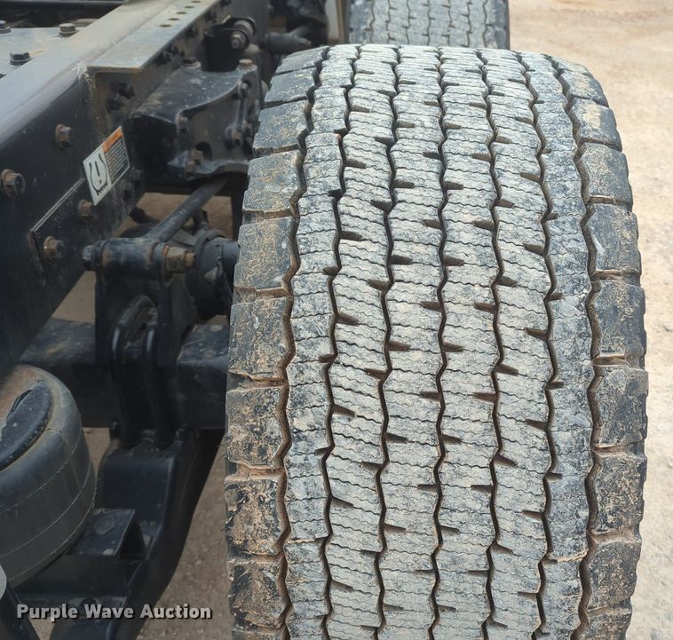 image for item NZ9270 2019 Kenworth  T680 semi truck