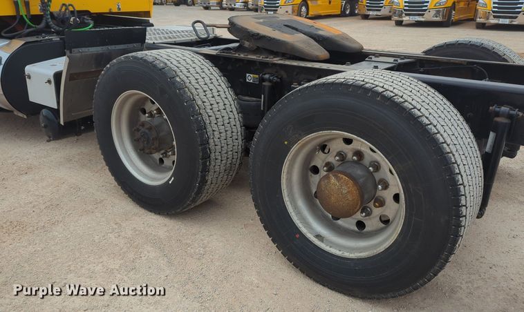 image for item NZ9270 2019 Kenworth  T680 semi truck