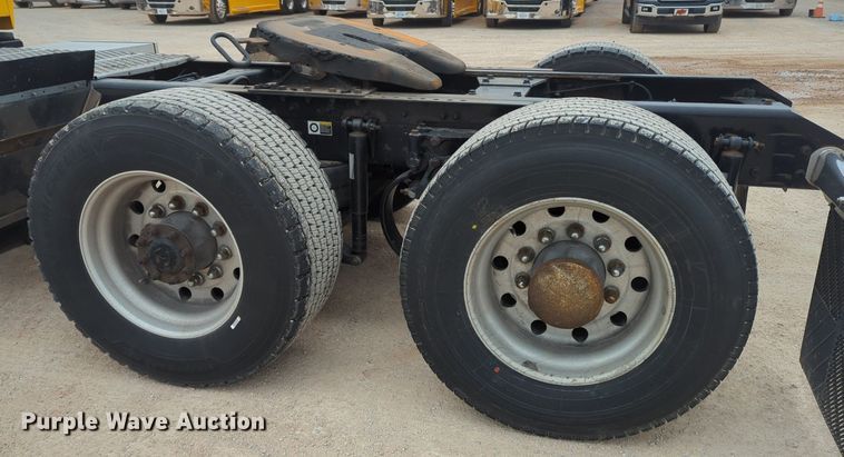 image for item NZ9270 2019 Kenworth  T680 semi truck