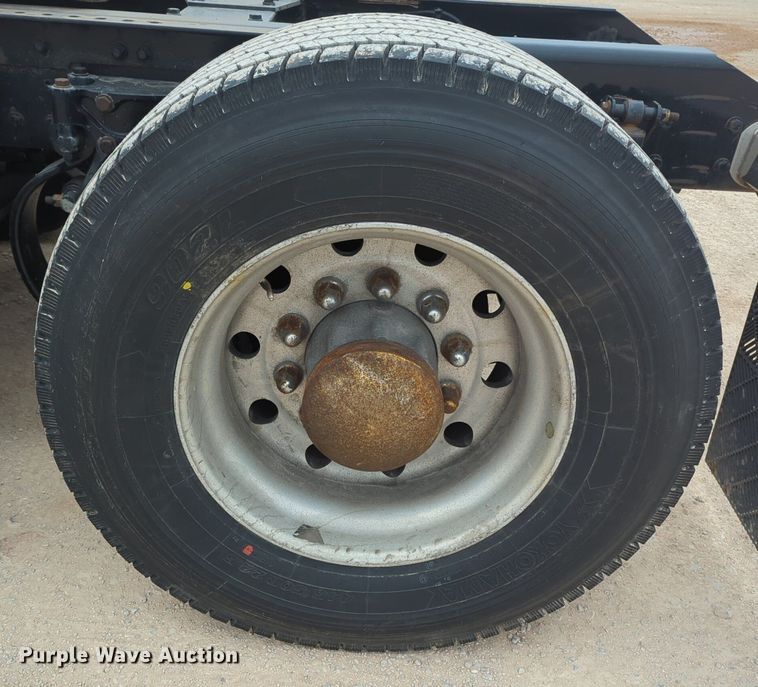 image for item NZ9270 2019 Kenworth  T680 semi truck