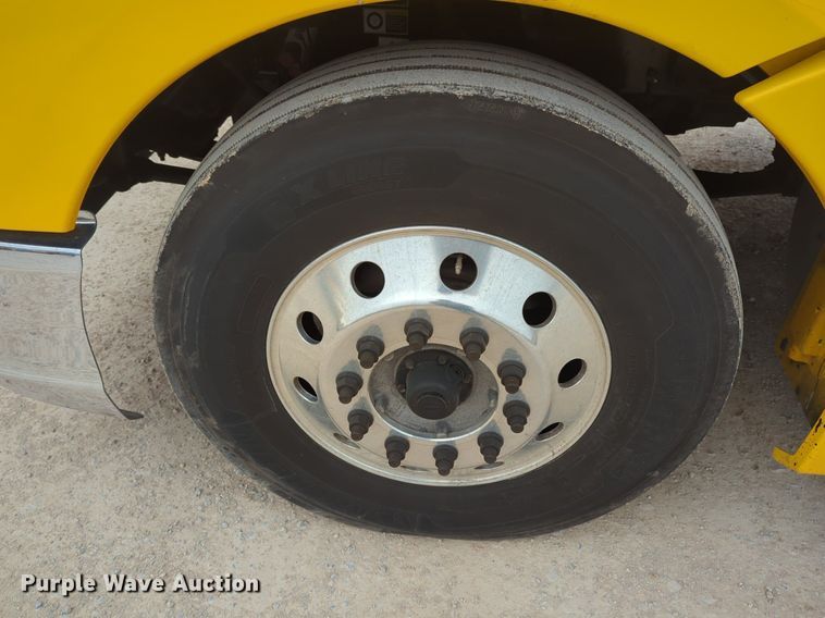 image for item NZ9270 2019 Kenworth  T680 semi truck