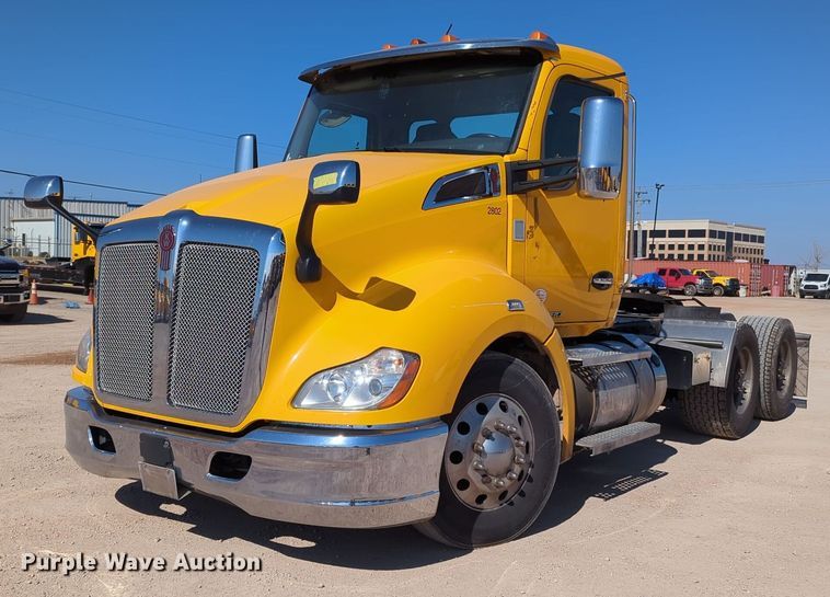 image for item NZ9272 2020 Kenworth T680 semi truck