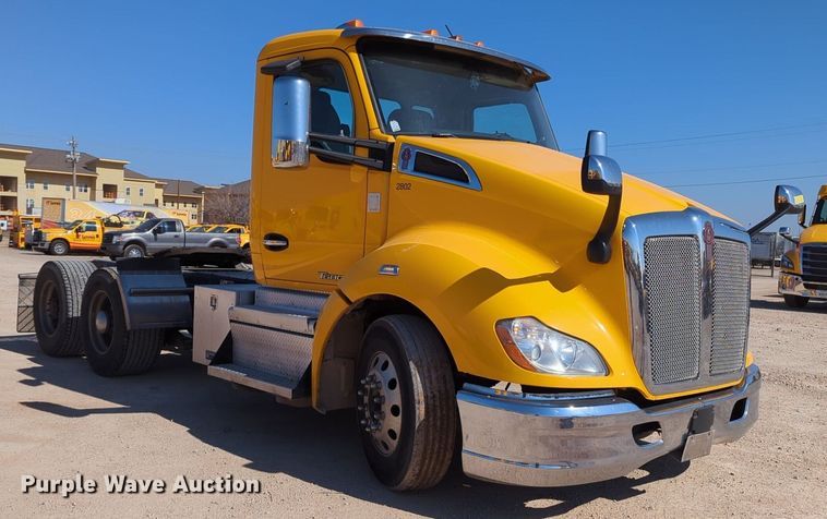 image for item NZ9272 2020 Kenworth T680 semi truck