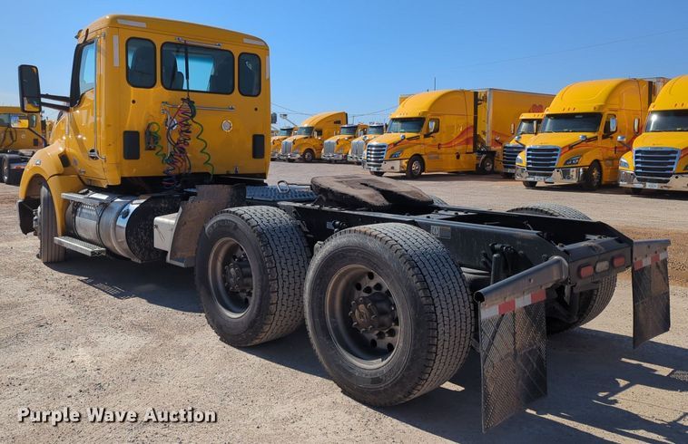 image for item NZ9272 2020 Kenworth T680 semi truck