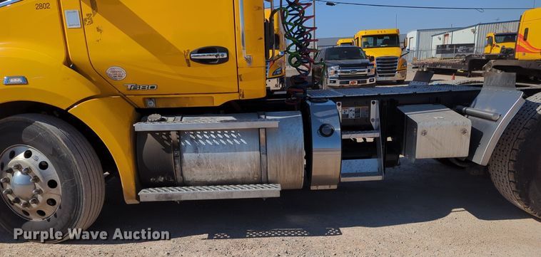 image for item NZ9272 2020 Kenworth T680 semi truck