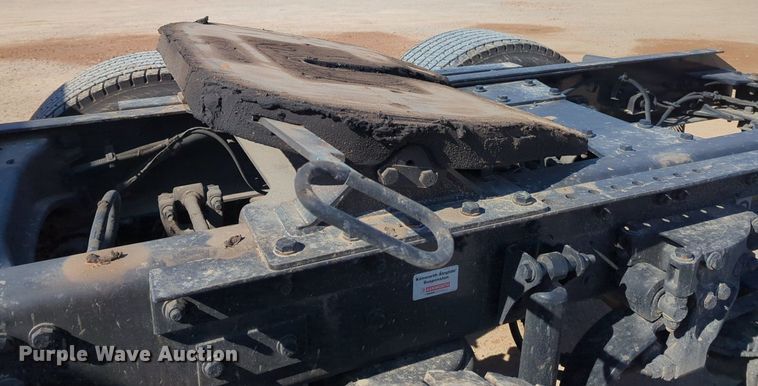 image for item NZ9272 2020 Kenworth T680 semi truck