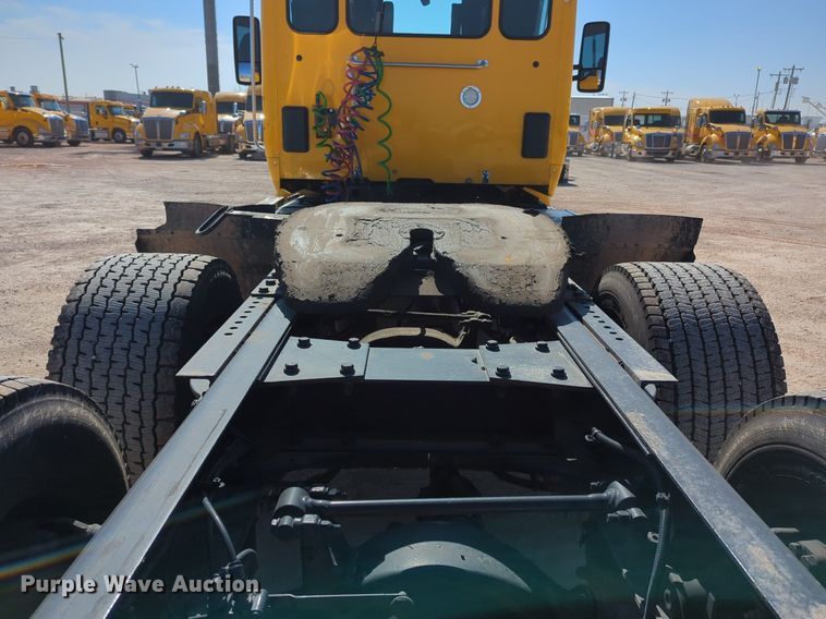 image for item NZ9272 2020 Kenworth T680 semi truck