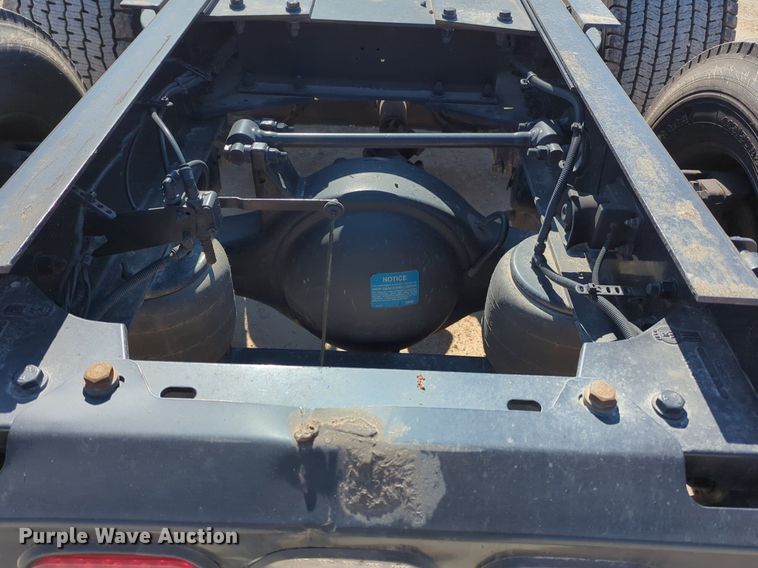 image for item NZ9272 2020 Kenworth T680 semi truck