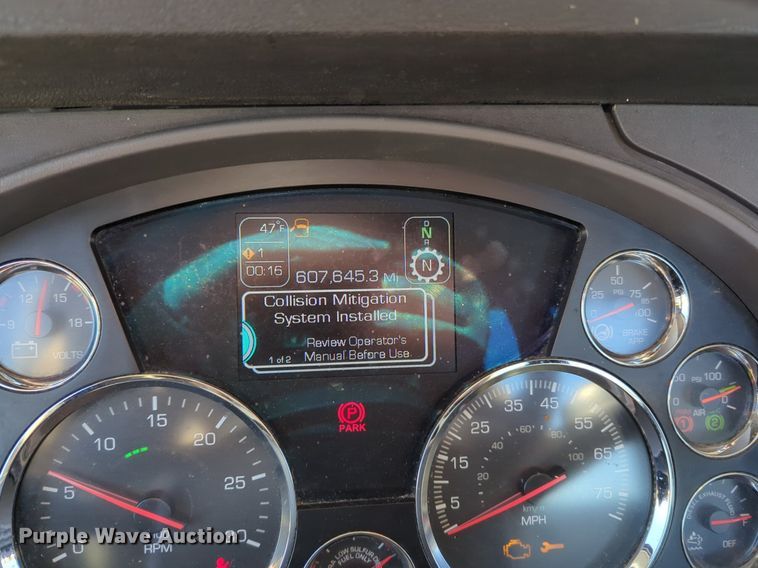 image for item NZ9272 2020 Kenworth T680 semi truck