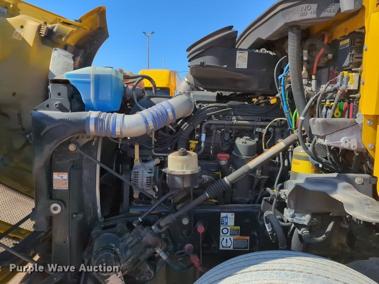 image for item NZ9272 2020 Kenworth T680 semi truck