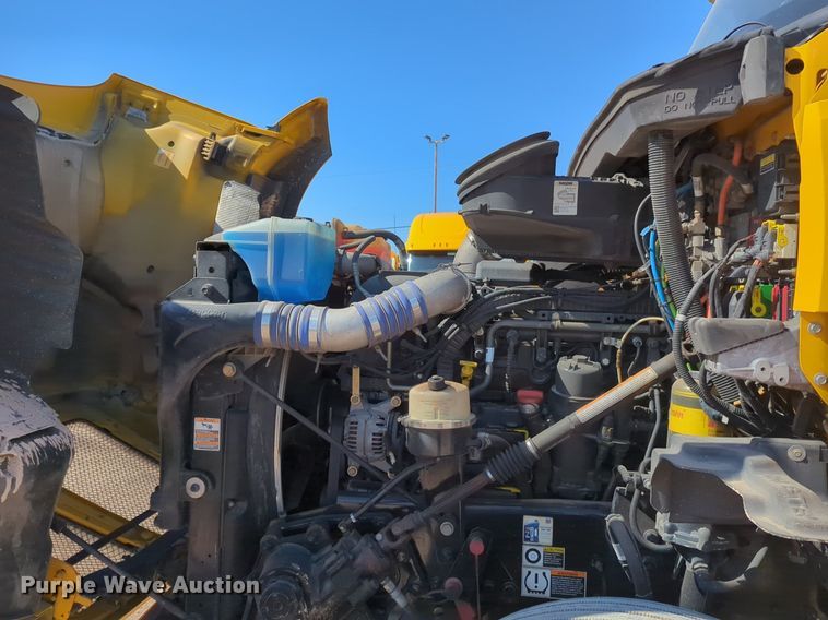 image for item NZ9272 2020 Kenworth T680 semi truck